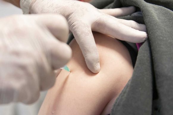 Közel 63 ezer személy kapta meg a COVID-19 elleni vakcinát az elmúlt 24 órában